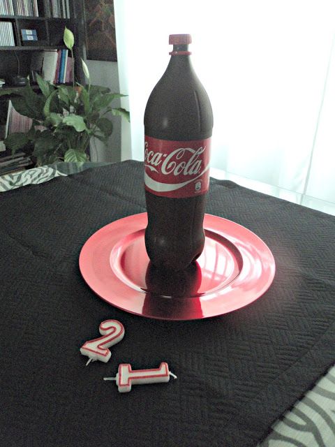 tarta-botella-coca-cola-presentacion