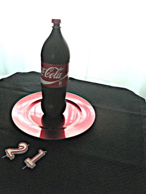 tarta-botella-coca-cola-mesa