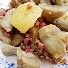Alcachofas con patatas y jamón