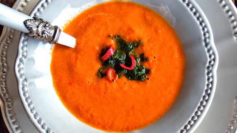 Sopa de tomate y pimiento