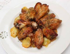 Alitas de pollo al horno con patatas