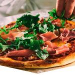 Pizza COCINA RICO, UTILIZA LAS VENTAJAS DEL HORNO DE LEÑA