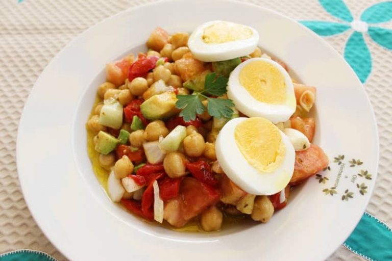 Ensalada de garbanzos con aceite verde Esmeralda Olor a hierbabuena