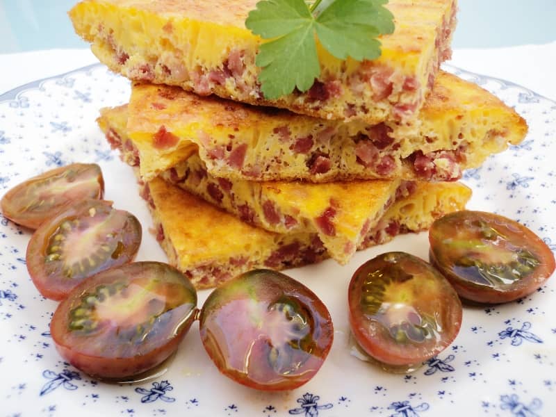 Tortilla de jamón serrano y queso rallado PORCIÓN