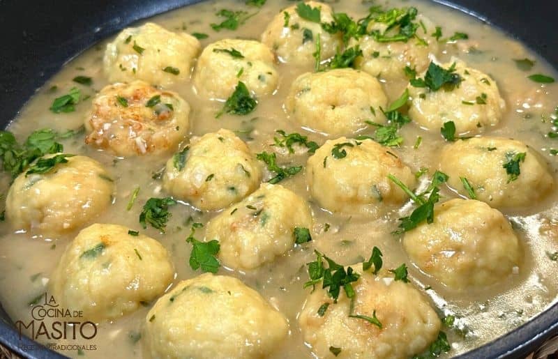 Albóndigas de bacalao en salsa verde
