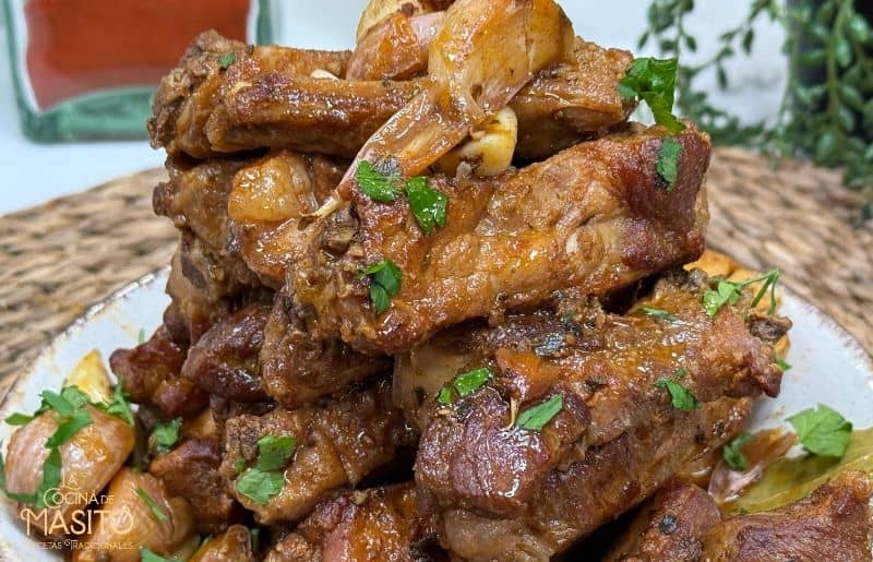 Costillas de cerdo al ajillo