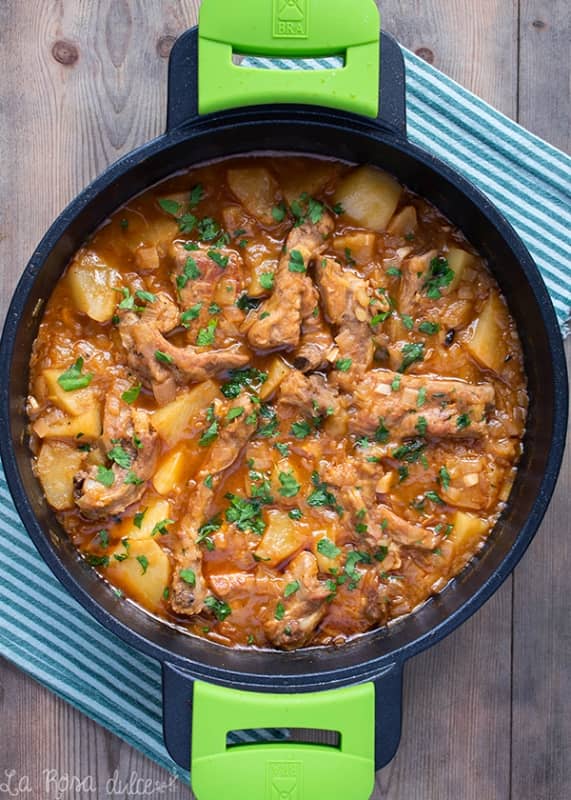 Patatas guisadas con costillas