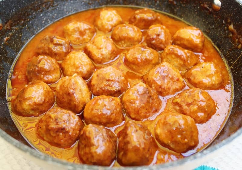 Albóndigas en salsa de tomate jugosas y caseras