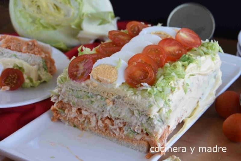 Pastel de pan de molde y atún muy fácil