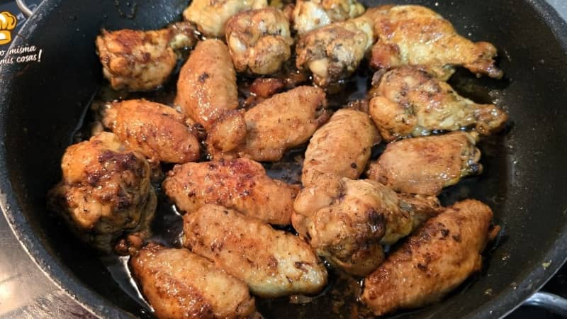 Alitas de pollo en salsa de ajitos