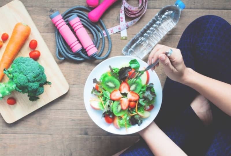 Consejos para adelgazar combinando hábitos saludables y productos de parafarmacia